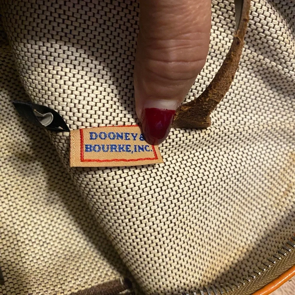 Dooney & Bourke -VINTAGE- Y2K - GUC - Orange and Brown Hobo Bag